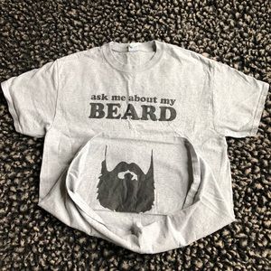 Gildan “ask me about my beard” graphic t-shirt M